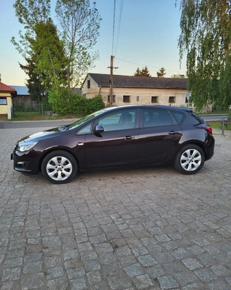 Opel Astra cena 31900 przebieg: 181000, rok produkcji 2015 z Szczecin małe 92